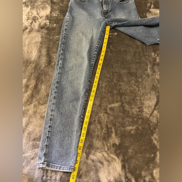 Vintage Levi jeans - Picture 2 of 8